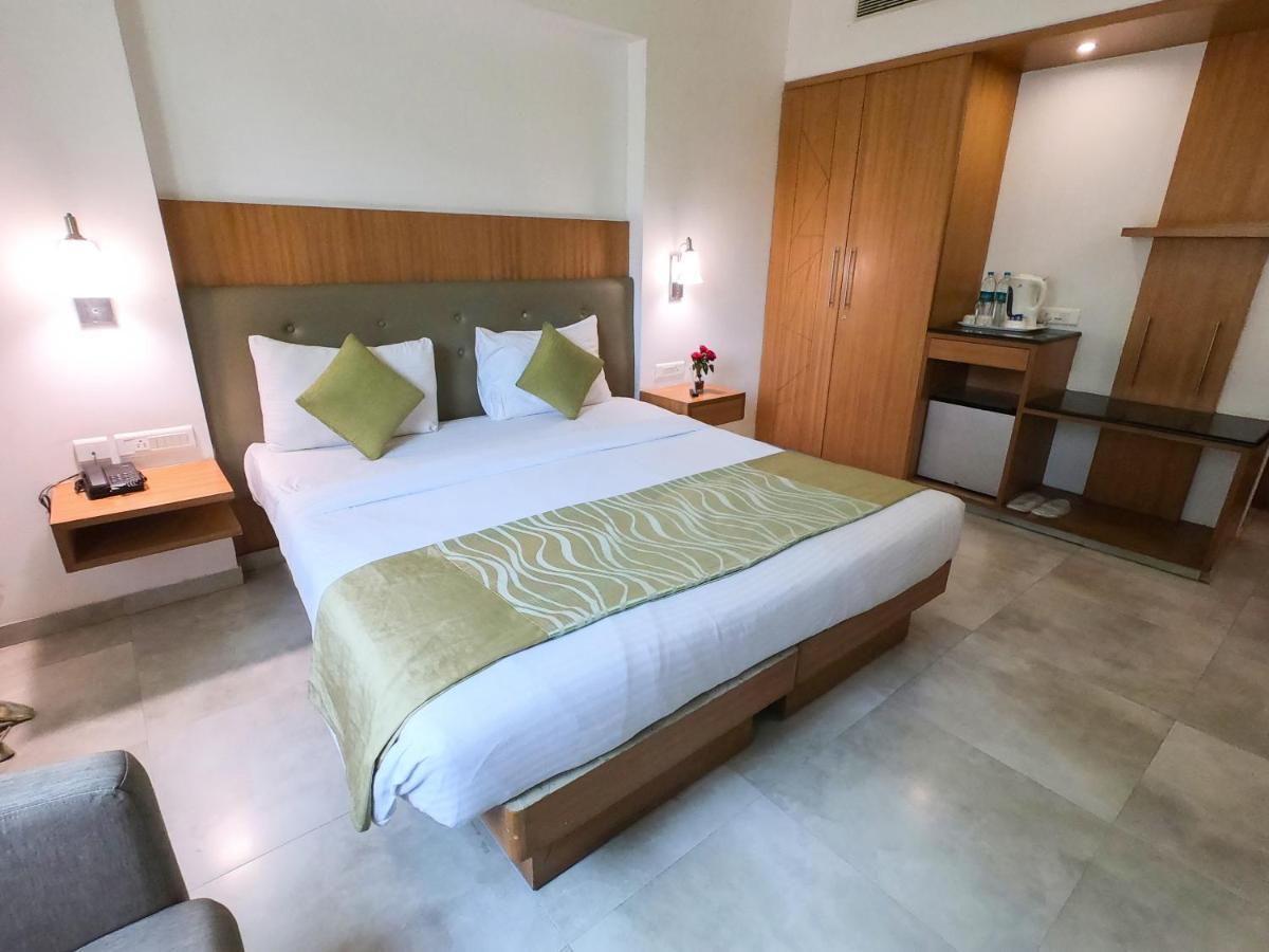 מנגלור The Verda Saffron Hotel מראה חיצוני תמונה